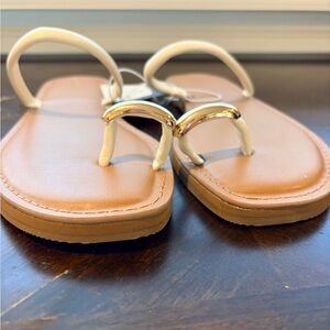 Universal Thread White Strap Tan Footbed Sandals with Gold Accent